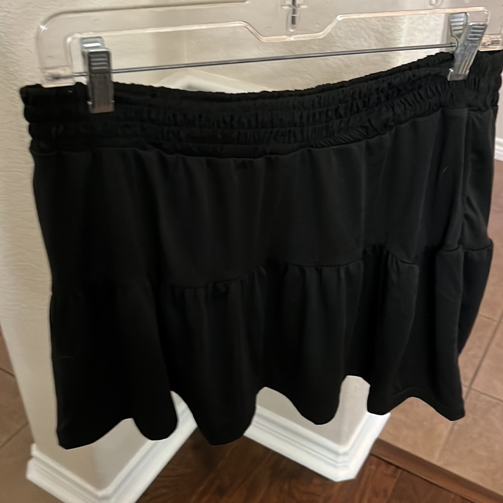 Black ruffled mini skirt Size XL